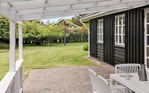 Skrolan - 200M from the Sea: Tuin, Schaduw, Veranda, Patio, Outdoor Structuur, Buitenmeubels, Werf, Dek, Backyard, Luifel