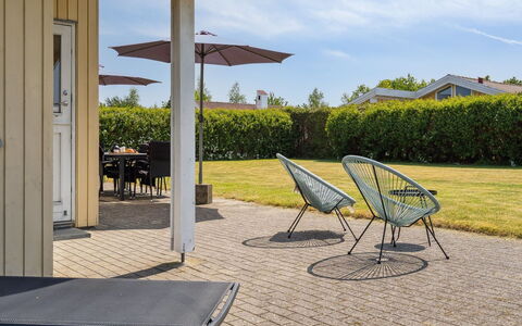 Wreth - 300M from the Sea: Blauw, Struik, Verblijf, Groundcover, Tuin, Landgoed, Schaduw, Landscaping, Boerderij, Eco Hotel