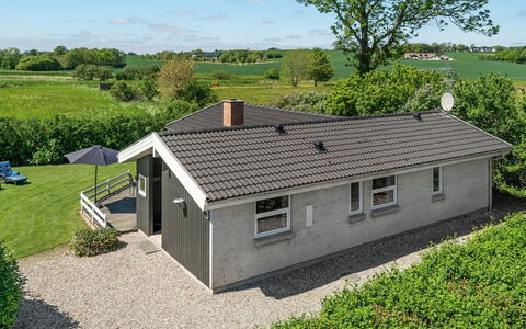 Kajana - 400M from the Sea: Blauw, Struik, Verblijf, Groundcover, Tuin, Landgoed, Schaduw, Landscaping, Boerderij, Eco Hotel