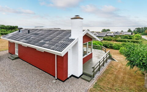 Miriam - 300M from the Sea: Dak, Huis, Land Lot, Huis, Verblijf, Landgoed, Garden Gebouwen, Schaduw, Blokhut, Landscaping