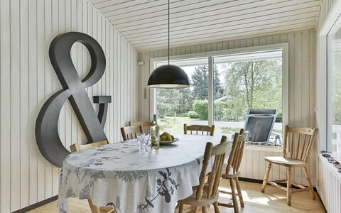 Giertrud - 500M from the Sea: Hout, Interieur Ontwerp, Meubilair, Flooring, Huis, Plafond, Keuken En Eettafel, Eetkamer, Lichte Inrichting, Stoel