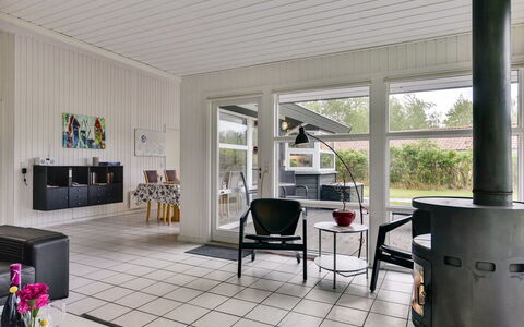 Riaan - 200M from the Sea: Meubilair, Interieur Ontwerp, Flooring, Hout, Verdieping, Plafond, Houten Vloer, Stoel, Tafel, Verlichting