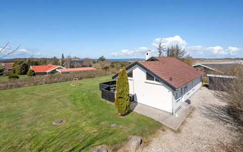 Faina - 100M from the Sea: Dak, Huis, Huis, Verblijf, Deur, Siding, Dek, Veranda, Plank, Hardwood