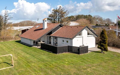 Faina - 100M from the Sea