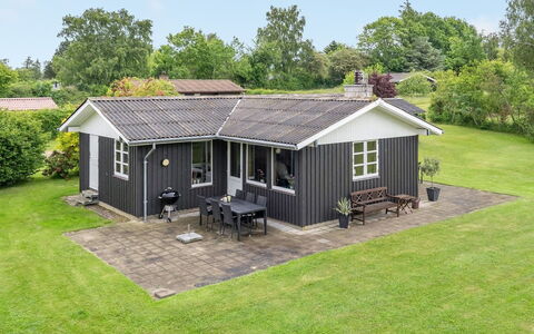 Jaike - 350M from the Sea: Meubilair, Interieur Ontwerp, Flooring, Hout, Verdieping, Plafond, Houten Vloer, Stoel, Tafel, Verlichting