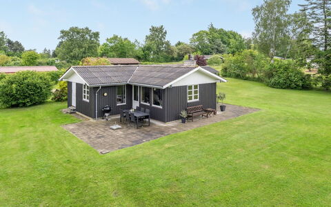 Jaike - 350M from the Sea: Meubilair, Interieur Ontwerp, Flooring, Hout, Verdieping, Plafond, Houten Vloer, Stoel, Tafel, Verlichting