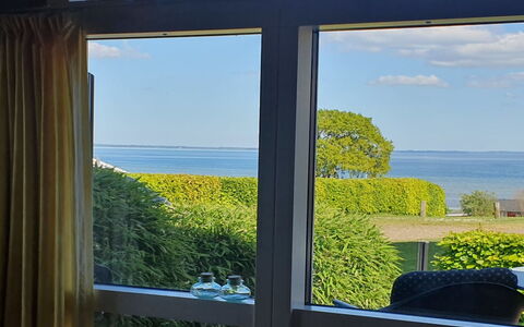 Sporgh - 100M from the Sea: Glas, Zee, Oceaan, Zonlicht, Schaduw, Eco Hotel, Kust, Daylighting, Balkon, Tropen
