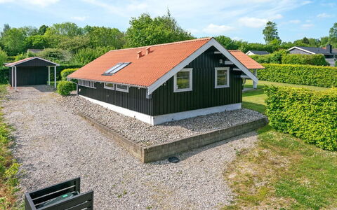 Dea - 850M from the Sea: Woongebied, Dak, Voorstad, Oprit, Landgoed, Schoorsteen