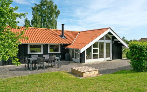 Dea - 850M from the Sea: Woongebied, Dak, Voorstad, Oprit, Landgoed, Schoorsteen