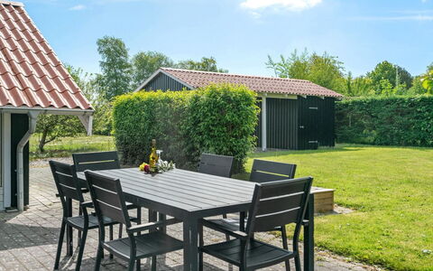 Dea - 850M from the Sea: Woongebied, Dak, Voorstad, Oprit, Landgoed, Schoorsteen