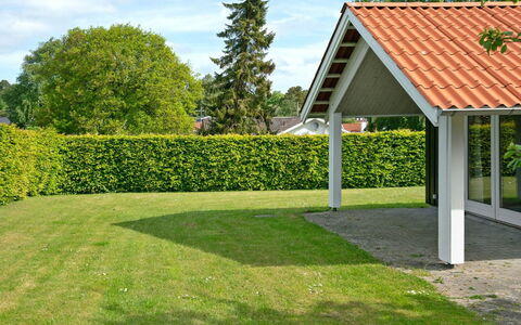 Dea - 850M from the Sea: Woongebied, Dak, Voorstad, Oprit, Landgoed, Schoorsteen