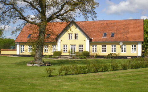 Thia - 4Km to the Fjord: Woongebied, Dak, Voorstad, Oprit, Landgoed, Schoorsteen