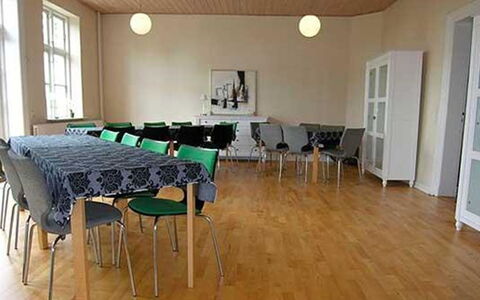 Thia - 4Km to the Fjord: Dak, Huis, Land Lot, Huis, Verblijf, Landgoed, Garden Gebouwen, Schaduw, Blokhut, Landscaping