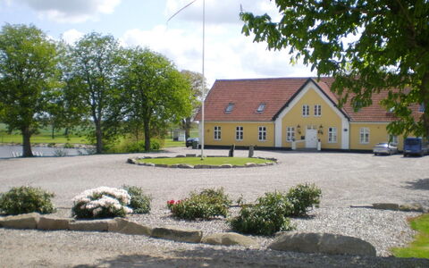Thia - 4Km to the Fjord: Woongebied, Dak, Voorstad, Oprit, Landgoed, Schoorsteen
