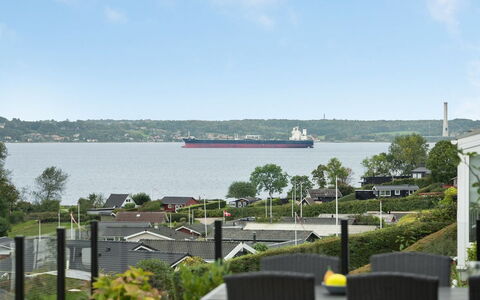 Karli - 330M to the Fjord: Hout, Dak, Architectuur, Huis, Huis, Verblijf, Siding, Hardwood, Helling, Landgoed