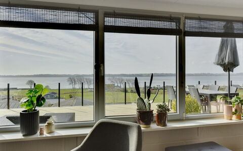 Karli - 330M to the Fjord: Hout, Dak, Architectuur, Huis, Huis, Verblijf, Siding, Hardwood, Helling, Landgoed