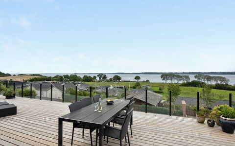 Karli - 330M to the Fjord: Hout, Dak, Architectuur, Huis, Huis, Verblijf, Siding, Hardwood, Helling, Landgoed