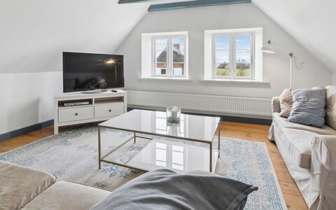 Myra - 18Km from the Sea: Interieur Ontwerp, Plafond, Flooring, Meubilair, Verdieping, Kamer, Bankstel, Huis, Woonkamer, Appartement