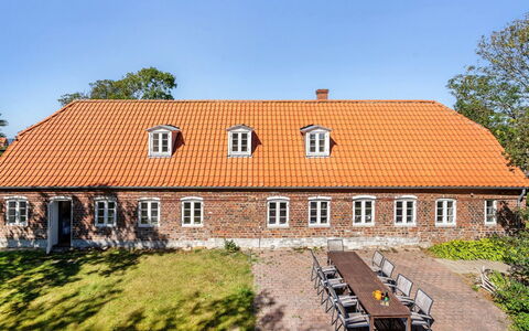 Myra - 18Km from the Sea: Gras, Huis, Dak, Huis, Verblijf, Struik, Land Lot, Landelijk Gebied, Boerderij, Groundcover