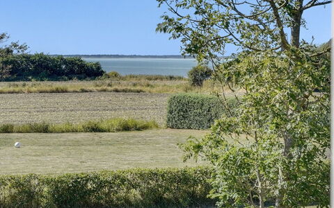 Myra - 18Km from the Sea: Gras, Huis, Dak, Huis, Verblijf, Struik, Land Lot, Landelijk Gebied, Boerderij, Groundcover