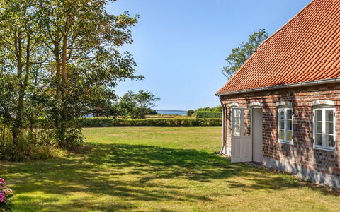Myra - 18Km from the Sea: Gras, Huis, Dak, Huis, Verblijf, Struik, Land Lot, Landelijk Gebied, Boerderij, Groundcover
