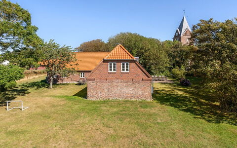 Myra - 18Km from the Sea: Gras, Huis, Dak, Huis, Verblijf, Struik, Land Lot, Landelijk Gebied, Boerderij, Groundcover