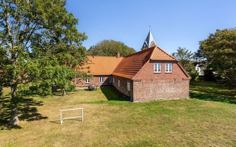 Myra - 18Km from the Sea: Gras, Huis, Dak, Huis, Verblijf, Struik, Land Lot, Landelijk Gebied, Boerderij, Groundcover