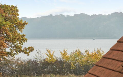 Babette - 75M to the Fjord: Huis, Huis, Dak, Woongebied, Verblijf, Landgoed, Boerderij, Gazon, Landscaping, Siding