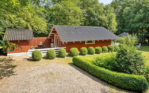 Rentje - 31Km from the Sea: Meubilair, Interieur Ontwerp, Stoel, Flooring, Tafel, Toevlucht, Verdieping, Plafond, Kamer, Eco Hotel