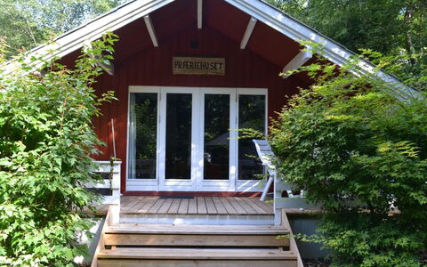 Rentje - 31Km from the Sea: Meubilair, Interieur Ontwerp, Stoel, Flooring, Tafel, Toevlucht, Verdieping, Plafond, Kamer, Eco Hotel