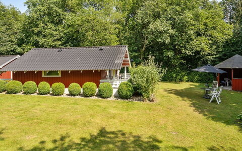 Rentje - 31Km from the Sea: Meubilair, Interieur Ontwerp, Stoel, Flooring, Tafel, Toevlucht, Verdieping, Plafond, Kamer, Eco Hotel