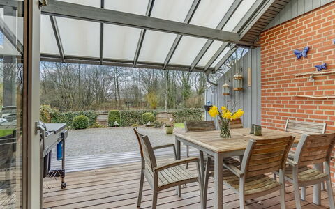 Birita - 20Km from the Sea: Blauw, Struik, Verblijf, Groundcover, Tuin, Landgoed, Schaduw, Landscaping, Boerderij, Eco Hotel