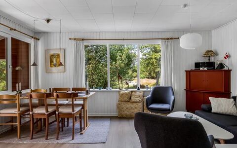 Alflak - 5.2Km from the Sea: Meubilair, Interieur Ontwerp, Flooring, Verdieping, Hout, Plafond, Bankstel, Woonkamer, Houten Vloer, Kamer