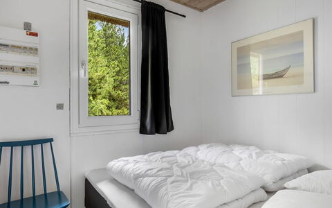 Alflak - 5.2Km from the Sea: Muur, Slaapkamer, Hout, Bed, Interieur Ontwerp, Laken, Plafond, Meubilair, Bedding, Verdieping