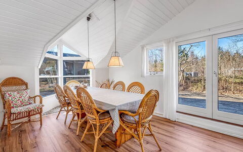 Caya - 450M to the Fjord: Flooring, Interieur Ontwerp, Hout, Verdieping, Trap, Plafond, Beits, Houten Vloer, Hardwood, Leuning