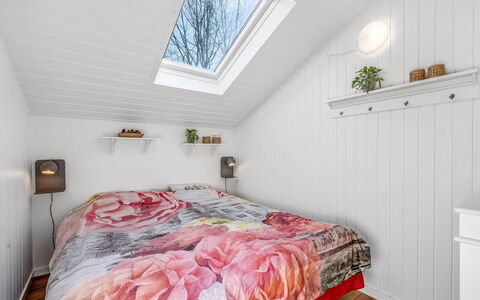 Caya - 450M to the Fjord: Flooring, Interieur Ontwerp, Hout, Verdieping, Trap, Plafond, Beits, Houten Vloer, Hardwood, Leuning
