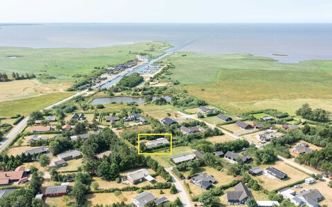 Anabella - 400M to the Fjord: Hout, Dak, Architectuur, Huis, Huis, Verblijf, Siding, Hardwood, Helling, Landgoed