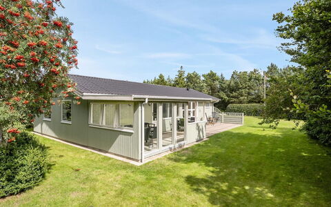 Anabella - 400M to the Fjord: Hout, Dak, Architectuur, Huis, Huis, Verblijf, Siding, Hardwood, Helling, Landgoed