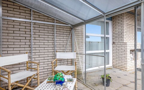 Bibbi - 20M to the Fjord: Meubilair, Interieur Ontwerp, Flooring, Hout, Verdieping, Plafond, Houten Vloer, Stoel, Tafel, Verlichting