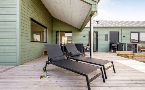 Alpo - 450M from the Sea: Verblijf, Dak, Huis, Helling, Hut, Siding