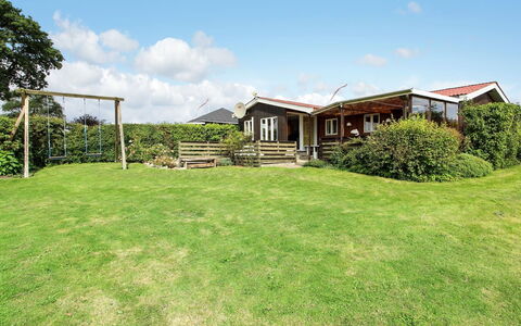 Lillebror - 200M from the Sea: Dak, Huis, Huis, Verblijf, Siding, Landgoed, Oprit, Garden Gebouwen, Werf, Schuur