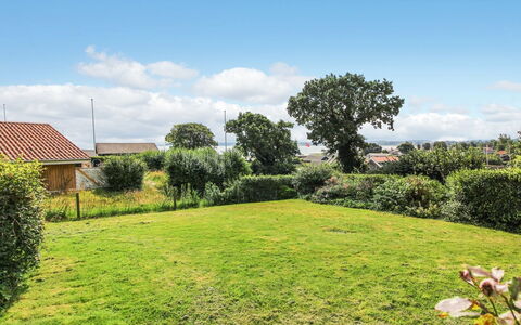 Lillebror - 200M from the Sea: Dak, Huis, Huis, Verblijf, Siding, Landgoed, Oprit, Garden Gebouwen, Werf, Schuur