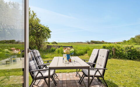 Nevis - 1.5Km from the Sea: Meubilair, Interieur Ontwerp, Stoel, Flooring, Tafel, Toevlucht, Verdieping, Plafond, Kamer, Eco Hotel