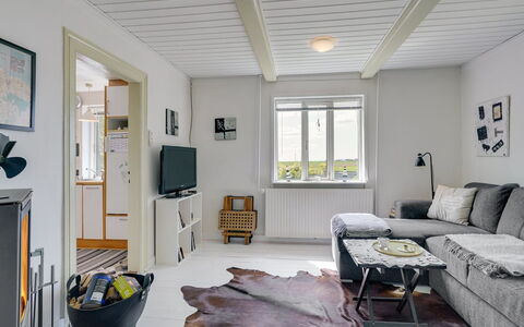 Nevis - 1.5Km from the Sea: Meubilair, Interieur Ontwerp, Stoel, Flooring, Tafel, Toevlucht, Verdieping, Plafond, Kamer, Eco Hotel