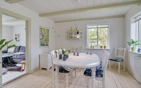 Nevis - 1.5Km from the Sea: Meubilair, Interieur Ontwerp, Stoel, Flooring, Tafel, Toevlucht, Verdieping, Plafond, Kamer, Eco Hotel