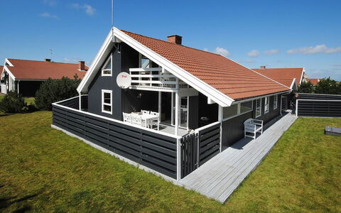 Bente - 800M from the Sea: Dak, Huis, Huis, Verblijf, Deur, Siding, Dek, Veranda, Plank, Hardwood