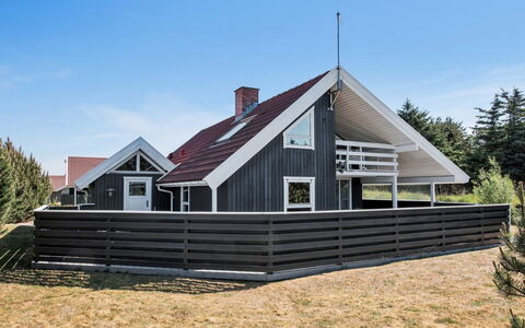Bente - 800M from the Sea: Dak, Huis, Huis, Verblijf, Deur, Siding, Dek, Veranda, Plank, Hardwood