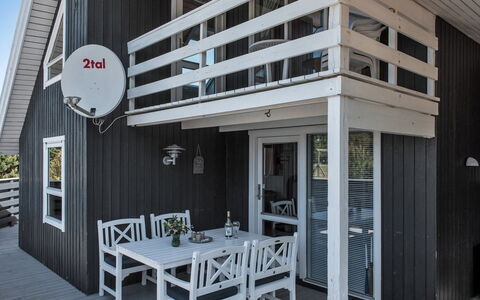 Bente - 800M from the Sea: Dak, Huis, Huis, Verblijf, Deur, Siding, Dek, Veranda, Plank, Hardwood