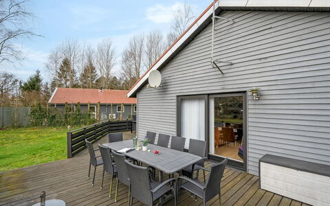 Anine - 200M to the Fjord: Blauw, Struik, Verblijf, Groundcover, Tuin, Landgoed, Schaduw, Landscaping, Boerderij, Eco Hotel