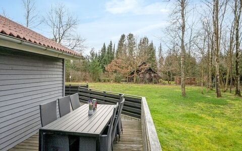 Anine - 200M to the Fjord: Blauw, Struik, Verblijf, Groundcover, Tuin, Landgoed, Schaduw, Landscaping, Boerderij, Eco Hotel